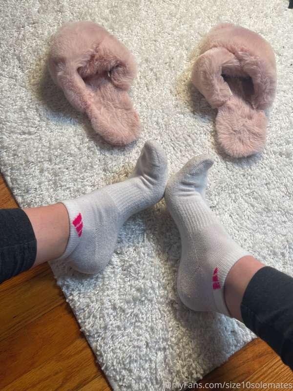 i actually hate adidas socks but these lil ankle ones are so..