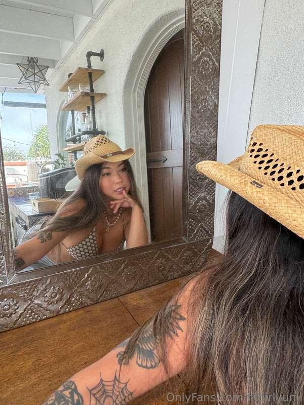 Not my hat, Happy Friday 🥰