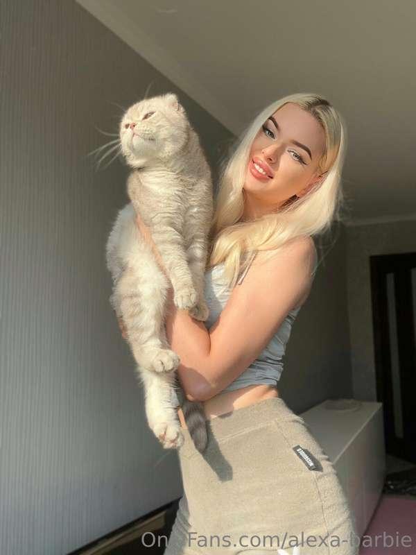 You know that feeling when you see an adorable kitty, and yo..