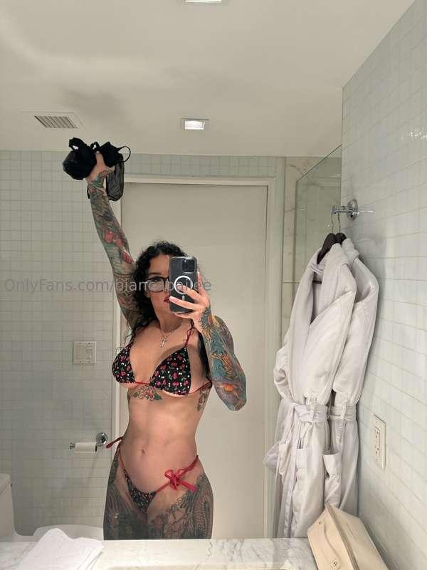 Need a strip in this set? 😈