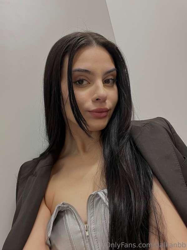 Hey!🩷 i was sick but i am active again. 🎀