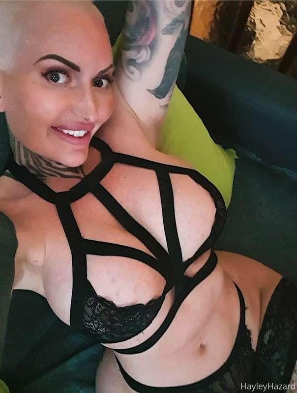 Say here with my pussy filled with 𝐂𝐔𝐌 waiting to get these ..