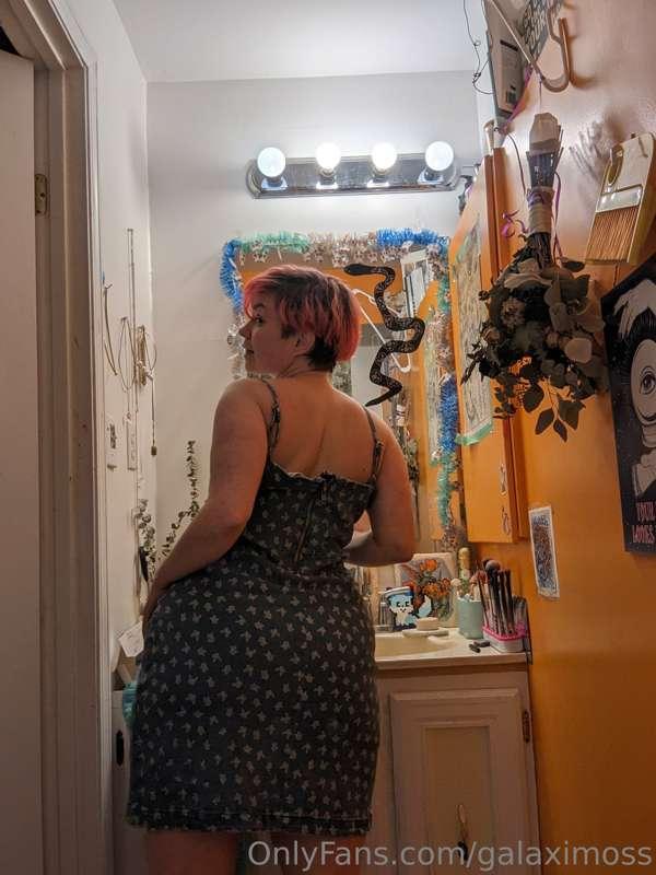 Like seriously look how freaking cute this dress is xD