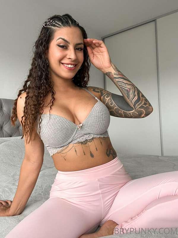 Good morning for my booty lovers!
Do you like when I tease i..