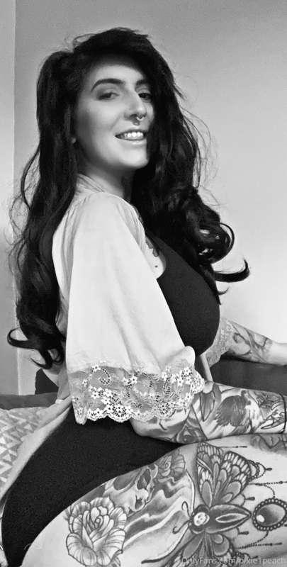 Feeling myself - still not on twitter - ITS BROKEN FOR ME! F..