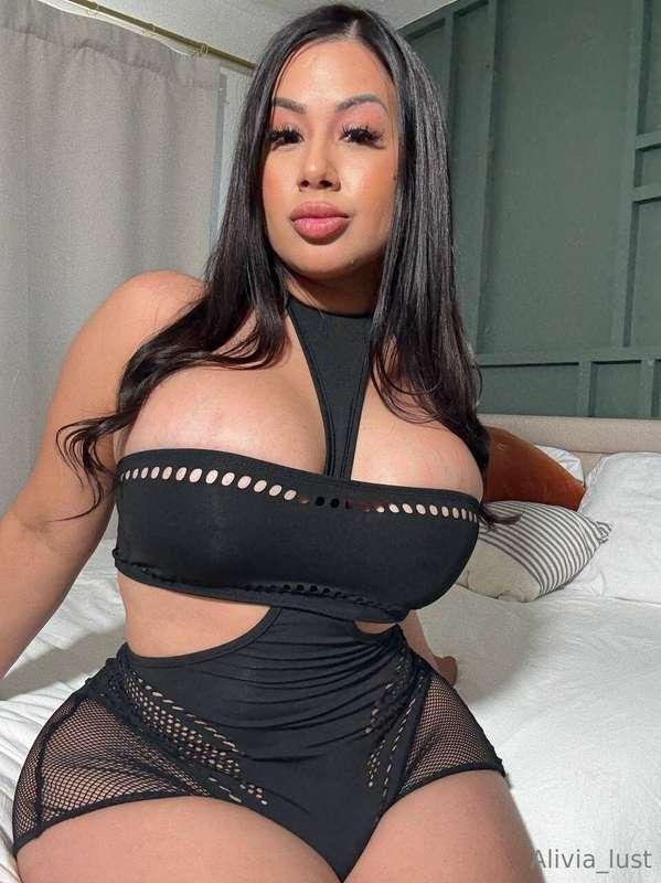 This outfit isn’t staying on for long… who’s undressing me f..