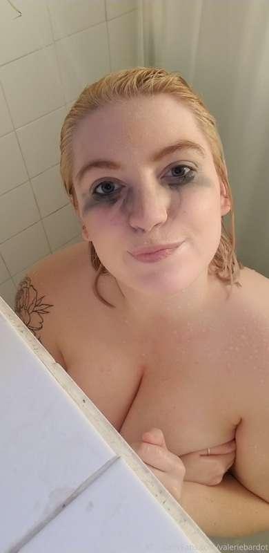 I recorded a little shower video for you guys and totally fo..