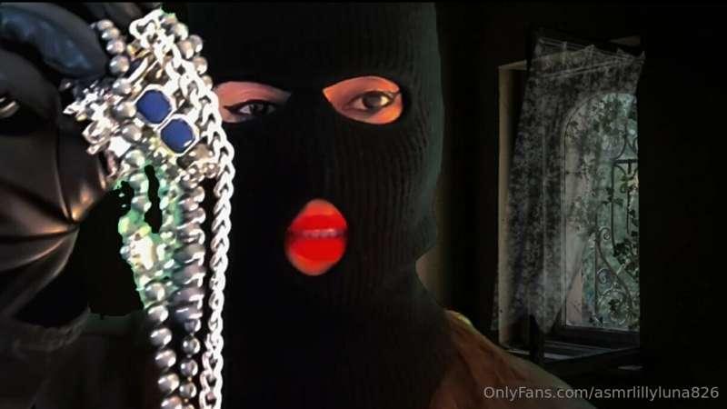 This are the pictures of and exclusive ASMR video! I am a th..
