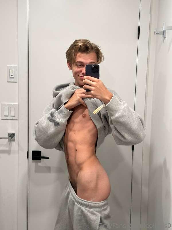 How's my six-pack abs? 🙈