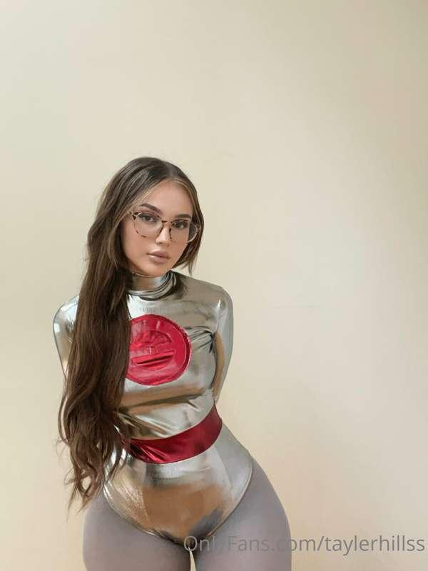 Guess this costume and I’ll surprise u in my DMs💋