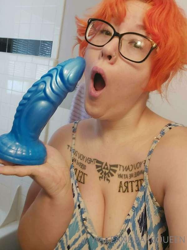 this dragon toy made me squirt so many time ;) its so big it..