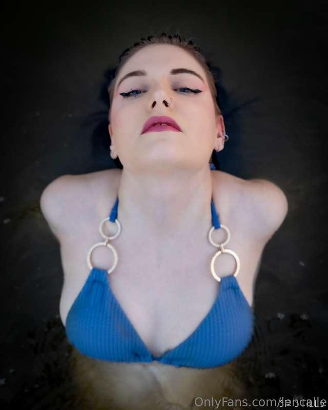 I need one more chance to go to the beach before it gets col..