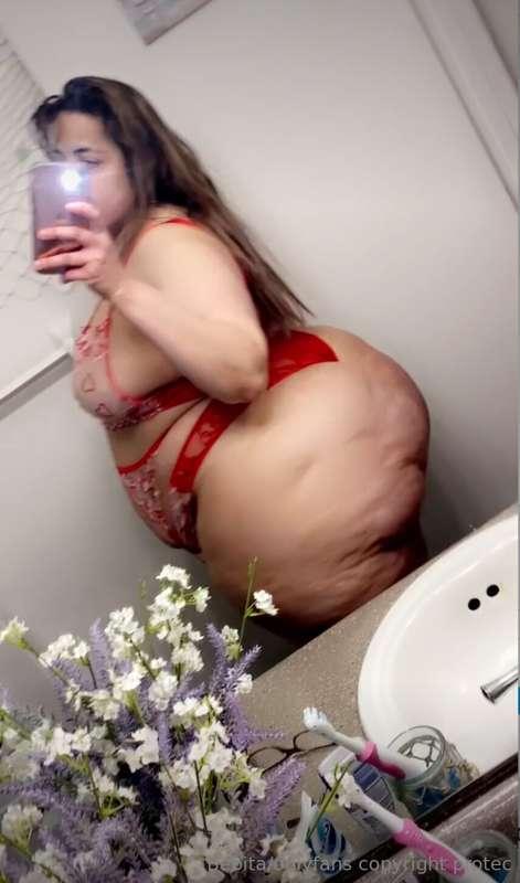 Just trying on some valentines lingerie 😈💦🌶️😜