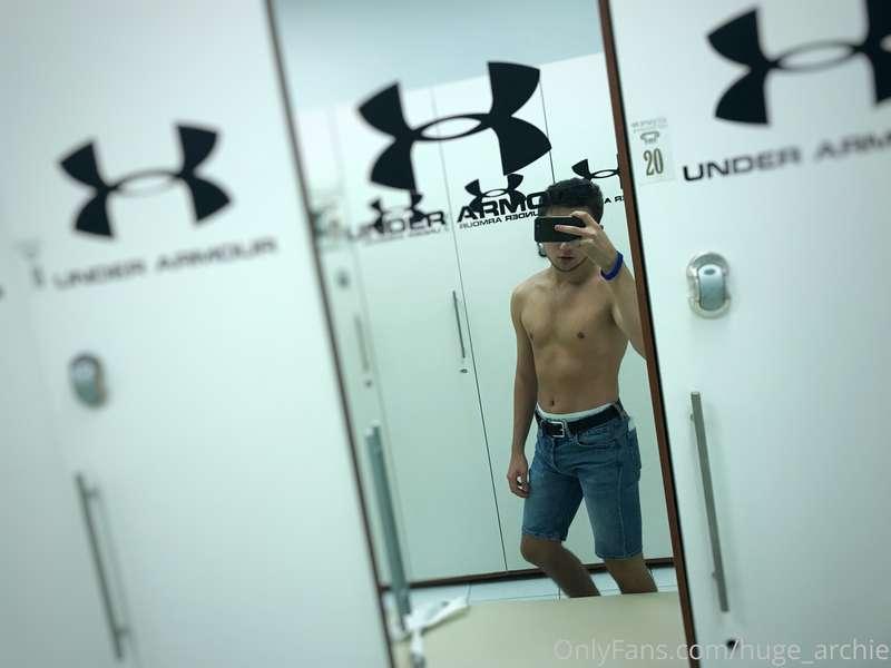 Do u wanna touch my bulge?🔥💦😉