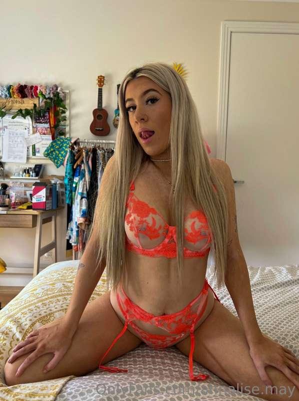 Come play with me I’m lonely😘