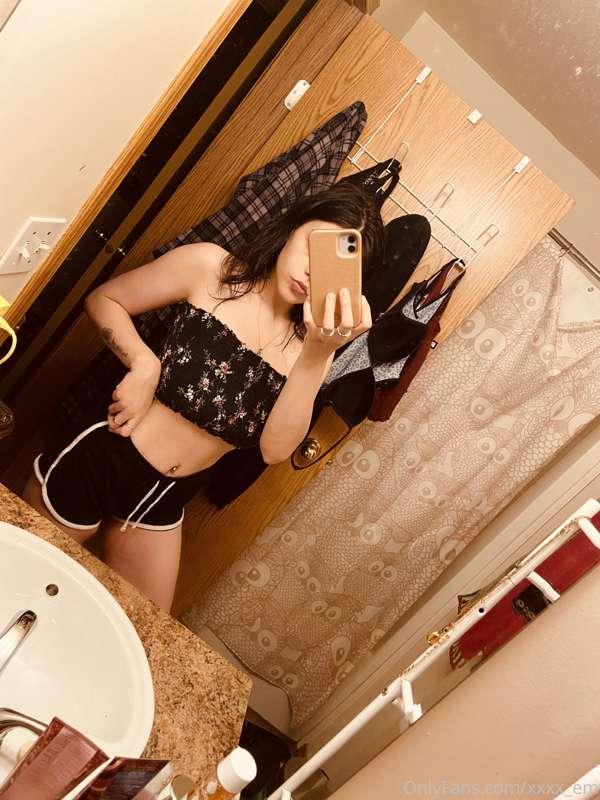 Welcome to my free page babe, thanks for subscribing;) 
Wann..