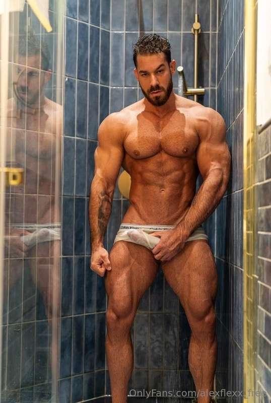 Real Beast @oliver_alpha 🦍 He is the one for all submissive,..