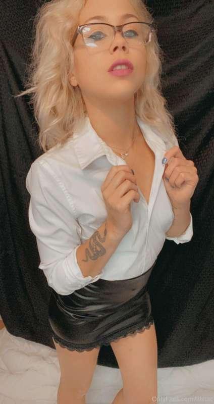 Cum play with me 🥺👉🏼👈🏼
VIP page 😘 
@mamab27
🔥Fetish friendly..