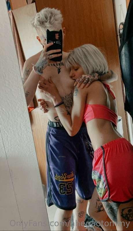 Morsetti belli al mio bimbo😏🥵
Volete unirvi a noi e chattare..