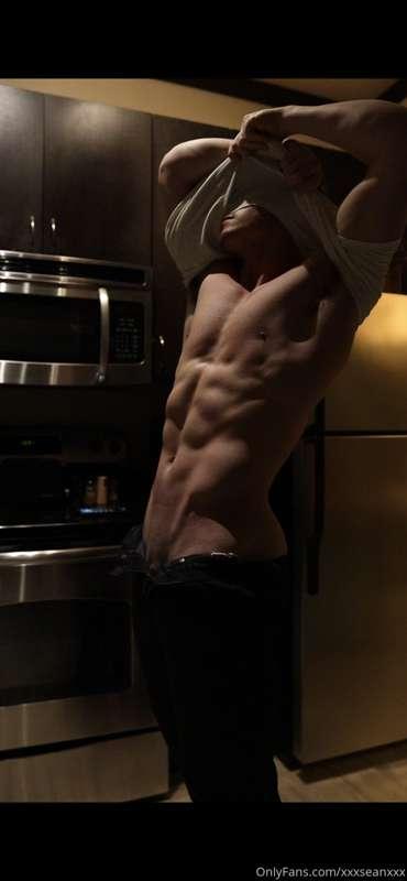 Anyone else get nighttime cravings? I’m on a pretty strict d..