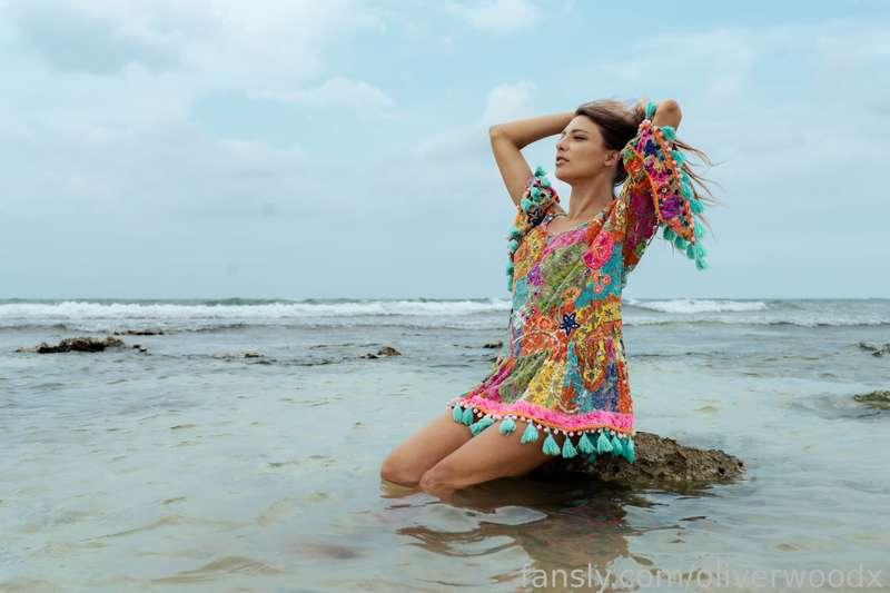 🌽⭐️ Talia Mint posing on the beach
in a handcrafted dress she found
while traveling in Mexico.

📍 Tulum

#fyp #nude #ukrainian #babe #artnude #petite #beach #pornstar #tattoos