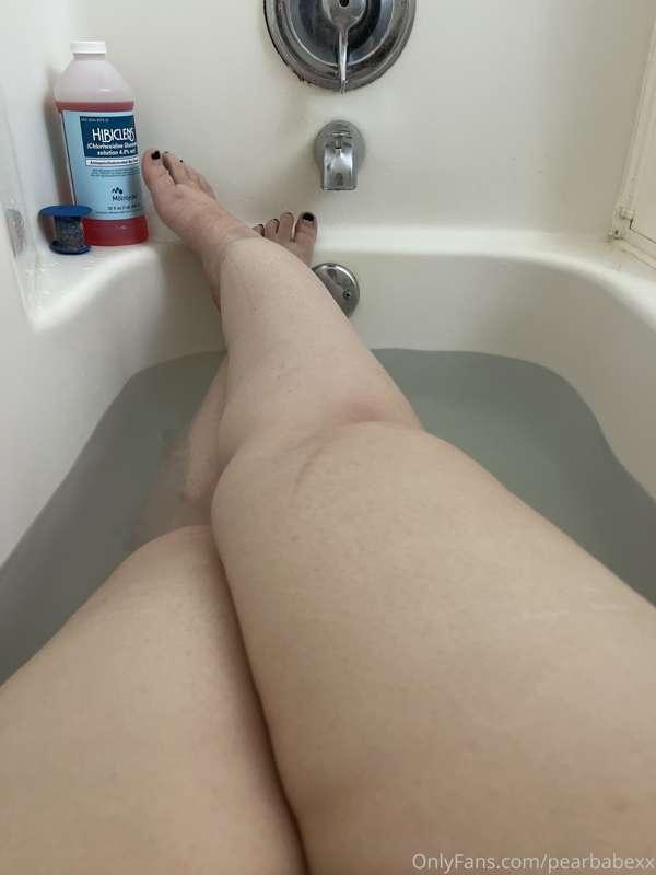 Bath time fun 😏😏