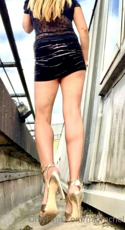 Bare legs or tights?