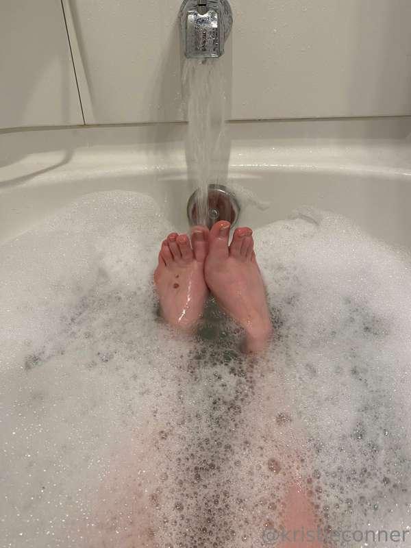 I need a foot massage and pedicure so bad 🤭🤭
Keep your eyes ..