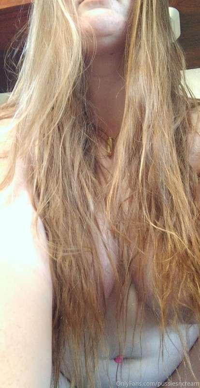 🥺 someone play with my hair please