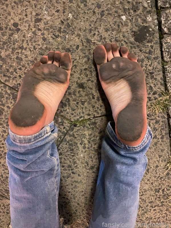 dirtyfeetlily image #0