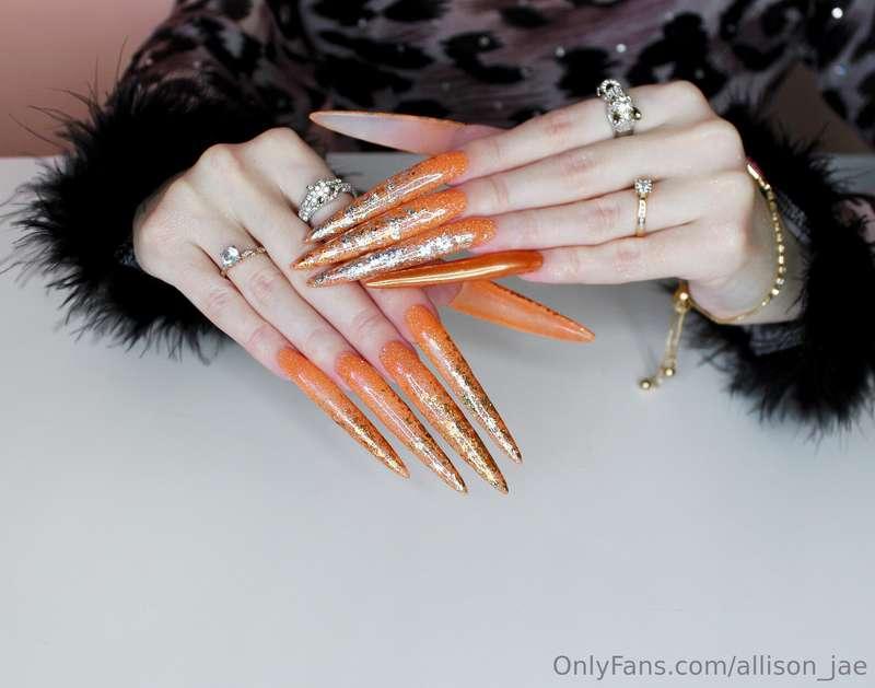 My new carrot nails🥕🧡💅🏻 