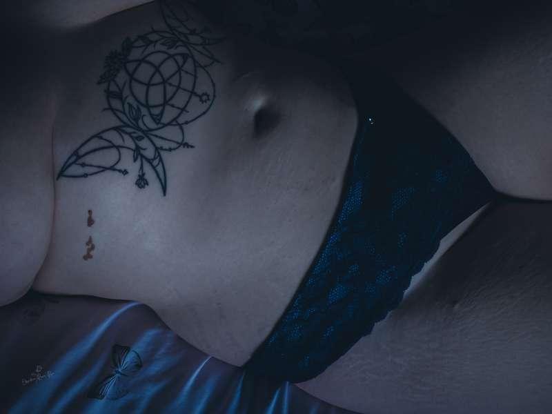 384 nudes on the paid page, it's took a year to build that p..