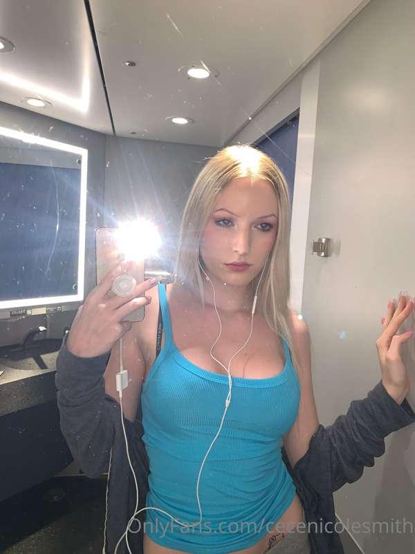 On the train bathroom🏳️‍⚧️💕