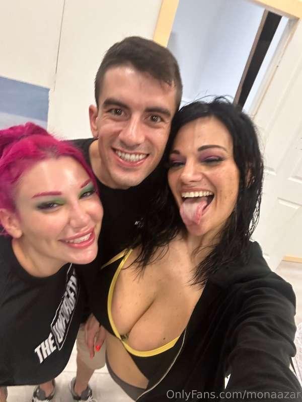 Some BTS when I shot with @lilyloutv @jordiporn for Brazzers..