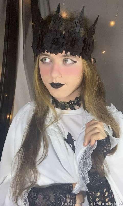 gothmommyjess image #0