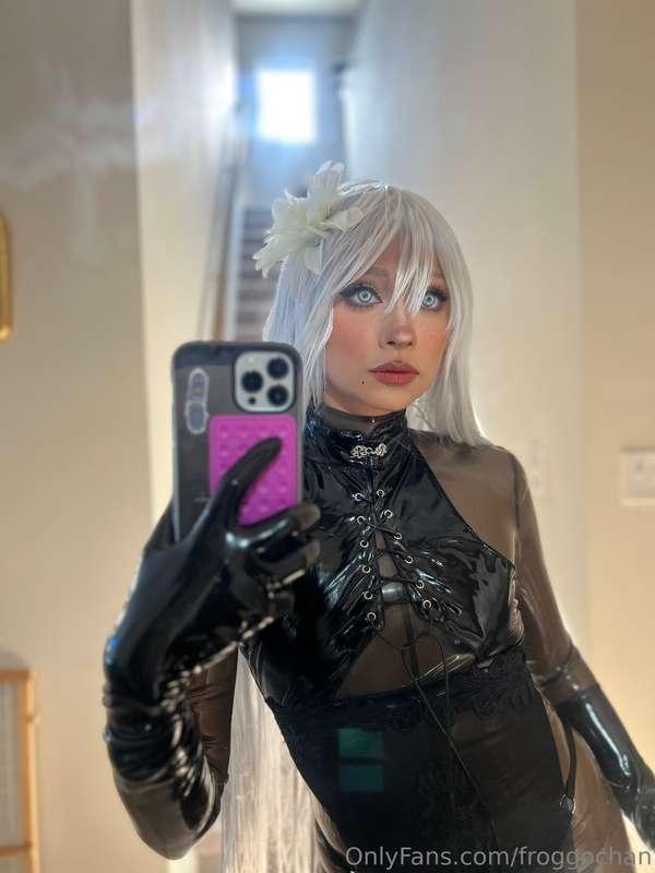 LATEX SUIT !!!!!