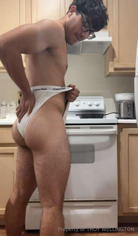 what u think of this ass?😈 should i spank it or spread it wi..