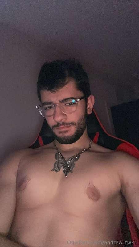 what do u think about the glasses? 🤔