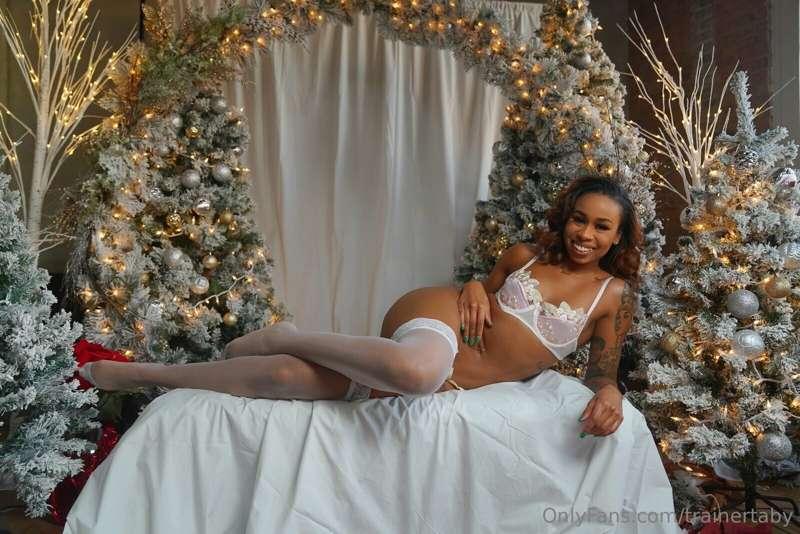 Sleighing the game with a dash of naughty.🛷😈