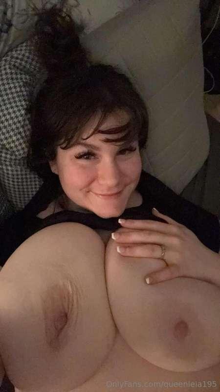 Come suck my juicy tits😉