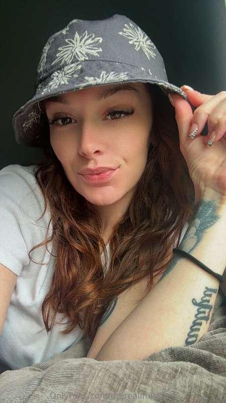 Do I look pretty today? 💋💋