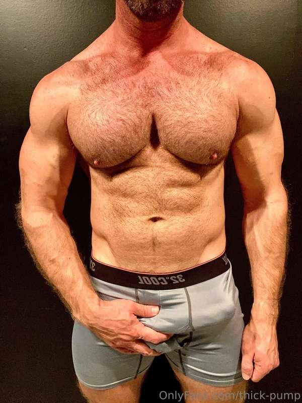 Scroll to get this cock out 😈 