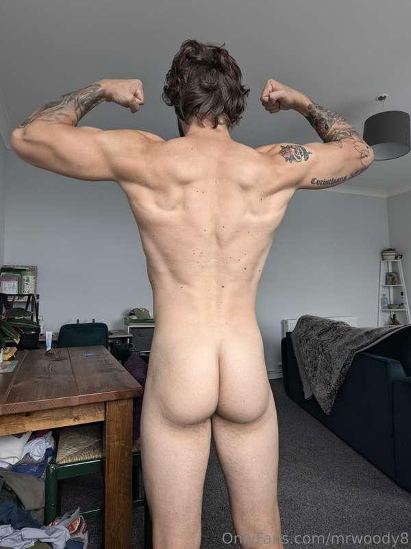 Back pose 💪🔥