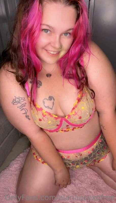 Being this cute is a fun job 🥰

See my naughty side @alanaac..
