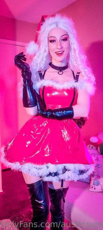 JUST SPREADING SOME XXXMAS CHEER!
Ms Claus clip will hit you..