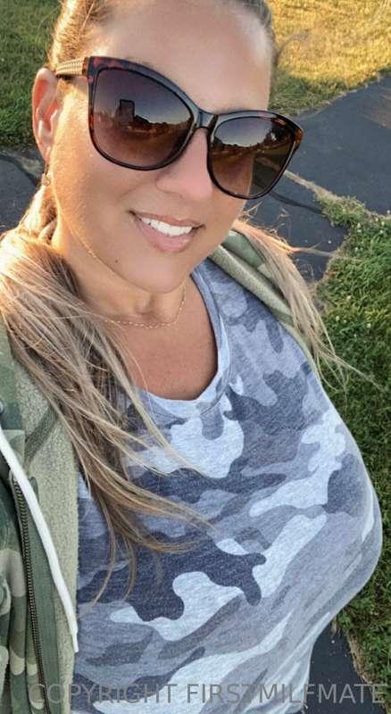 Milf Monday!
Wishing you a happy week!
xoxo