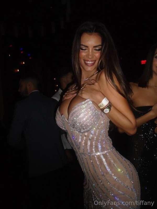 some unreleased NYE pics 😘