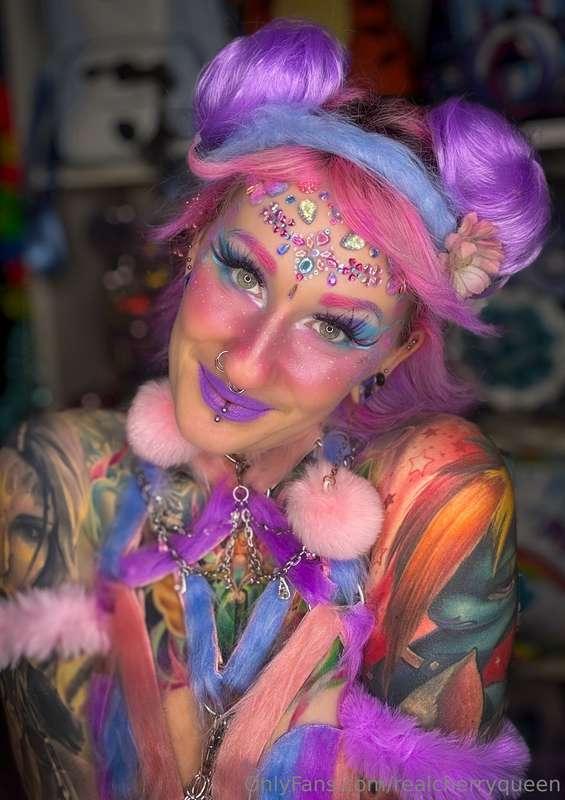Before I put on my pasties for the kinky party, I like to sh..