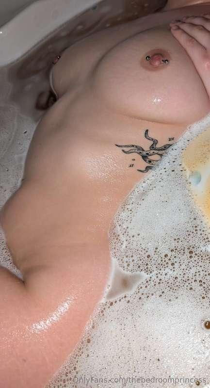 Christmas eve bath!!