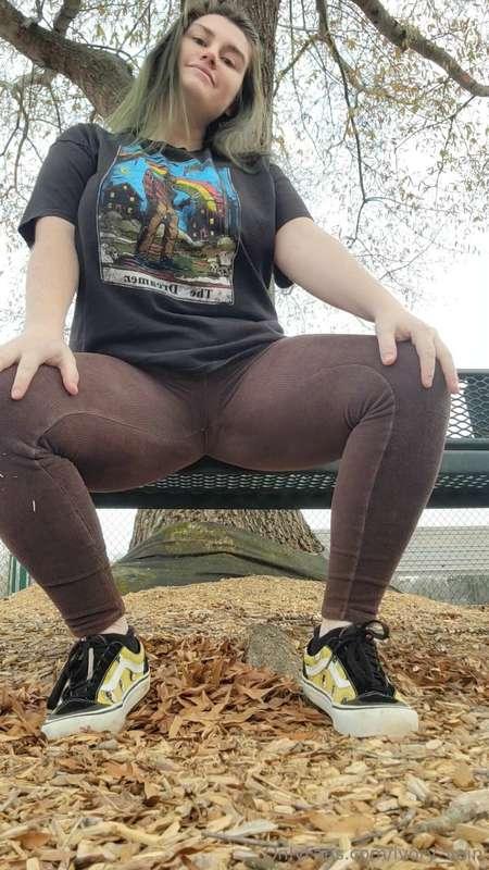 Where are my shoe lickers? My finsubs?. You little pea brain..